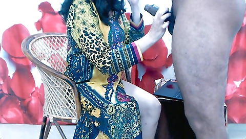 Indian chubby stepsister shows her pussy to her stepbro