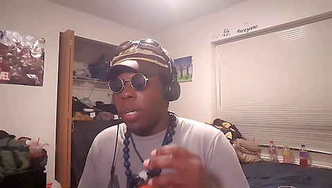 Sexy ebony chick with a stunning figure shows off her body