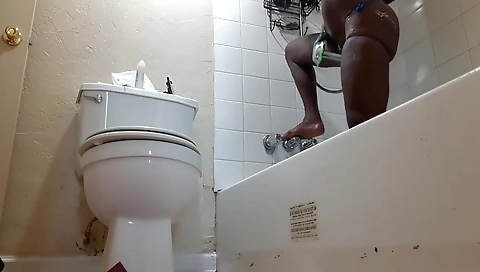 Big ass ebony milf in black bikini naked on web cam