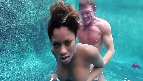 Amateur interracial sex for a fat ass babe with big tits