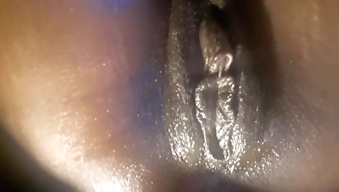 Ebony shows us her sexy pussy and gets her ass stretched